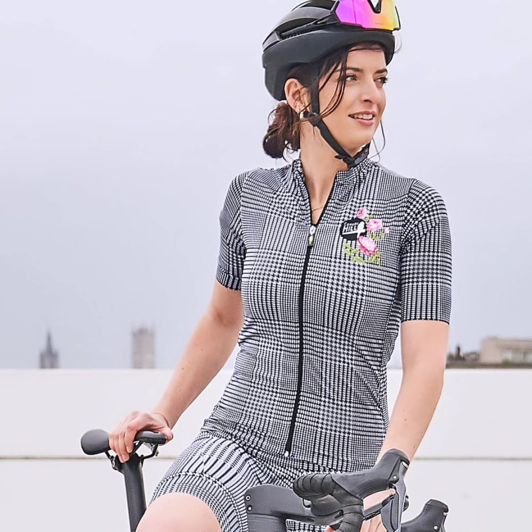 Meet Charlie.
A hint of haute couture in a twisted prince-de-galles print.
The cycling jersey comes with matchy armwarmers, as always.  There&#039;s a Charlie tanktop and, oh yes, Charlie cyclingshorts.  In soft Italian fabric and with a tight female cut.  All eyes on you.
.
#cycling #cyclingfashion #cyclinglife #cyclinglove #womenscycling #bikelife #bikelove #ridelikeagirl #cyclelikeagirl #girlsonbikes #instacycling #cyclingkit #womenskit #newkitday #kitspiration #cyclingjersey #ciclismo #velolove #lecyclismeaufeminin #ikkoopbelgisch #addsomeglamour #canaryhill