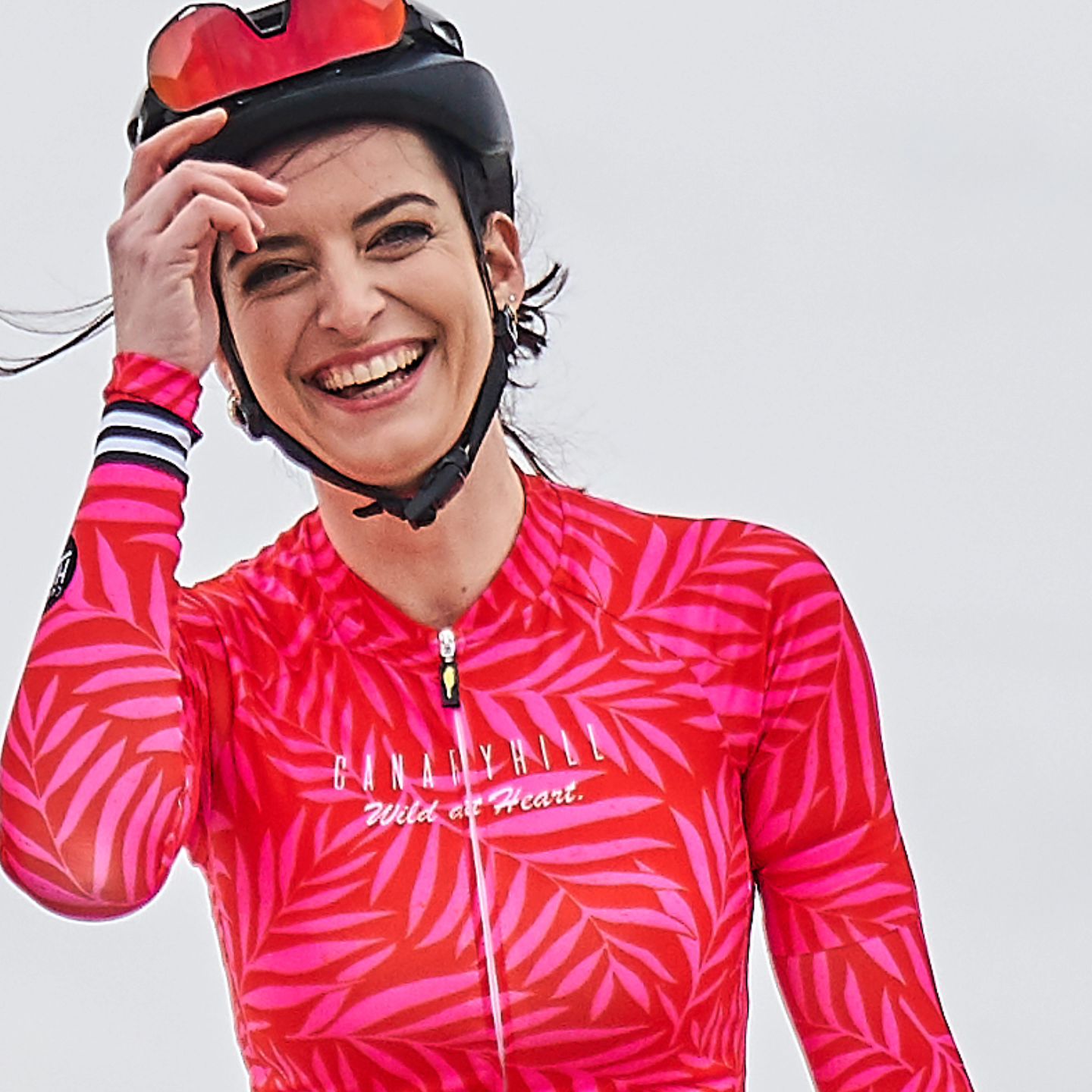 For the fierce and the brave. For the wild at heart.
Florida is our new summerproof cycling kit, in deep red with a subtile palmprint.  Female tight cut.  Soft lycra.  Mesh panels for ventilation. Matchy armwarmers included. ❤️🩷.
.
#cycling #cyclingfashion #womenscycling #instacycling #bikelife #bikelove #ridelikeagirl #cyclelikeagirl #girlsonbikes #newkitday #kitspiration #womenskit #cyclingkit #ciclismo #velolove #lecyclismeaufeminin #ikkoopbelgisch #addsomeglamour #canaryhill