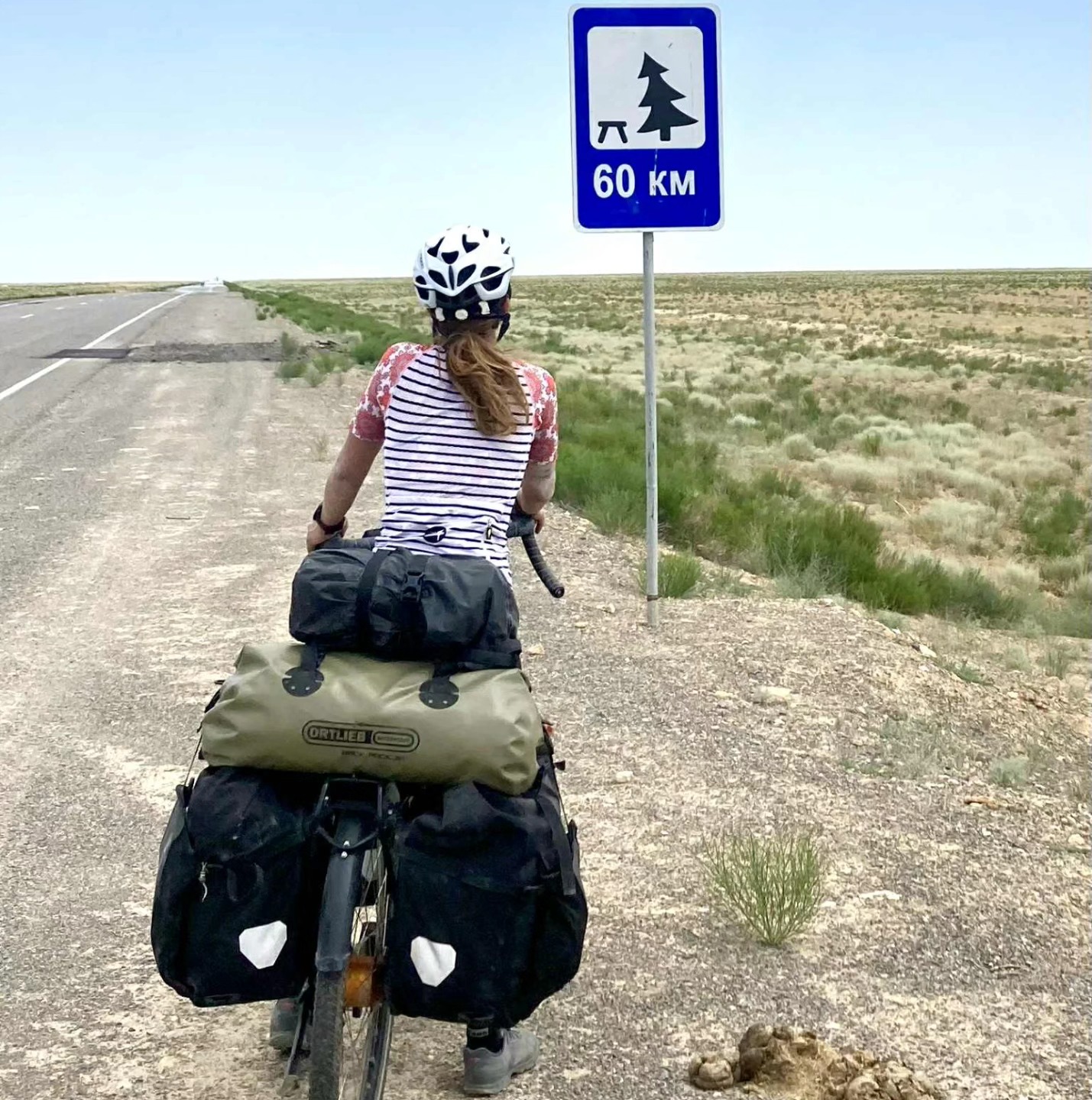 The road ahead.
(@mariegermonpre &amp; @verschuerenmeen bikepacking in Kazachstan)
.
#cycling #womenscycling #bikepacking #bikelife #bikelove #cyclelikeagirl #ridelikeagirl #lifebehindbars #fromwhereiride #outsideisfree #addsomeglamour #canaryhill