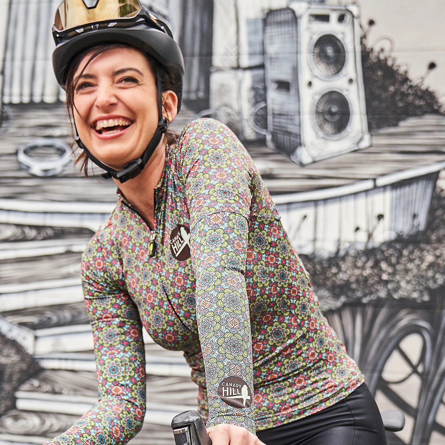 #sunsout ☀️
Enjoy your ride roday!
.
#cycling #cyclingfashion #womenscycling #instacycling #bikelife #bikelove #ridelikegirl #cyclelikeagirl #lifebehindbars #outsideisfree #fromwhereiride #womenonwheels #newkitday #kitspiration #cyclingkit #womenskit #cyclinggear #ciclismo #velolove #lecyclismeaufeminin #sportersbelevenmeer #addsomeglamour #canaryhill