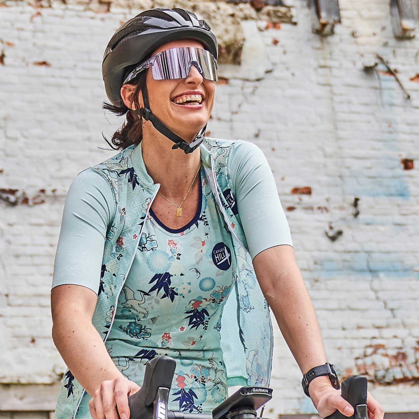 Let&#039;s go East!  In soft mint with a Japanese touch of cranebirds and styled flowers . The Geisha collection has a short sleeved cycling jersey with matching armwarmers and a sleeveless tanktop. 
.
#cycling #cyclingfashion #womenscycling #cyclinglife #cyclinglove #instacycling #biklife #bikelove #fromwheriride  #lifebehindbars #outsideisfree #ridelikagirl #cyclelikeagirl #newkitday #kitspiration #womenskit #cyclingkit #cycl8ngjersey #ikkoopbelgisch #ciclismo #lecyclismeaufeminin #velolove #addsomeglamour #canaryhill